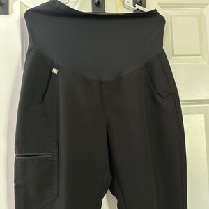 COPY - FIGS MATERNITY Black High-Waisted Pants with Pockets